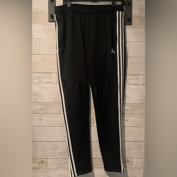 adidas Pants - Classic Adidas Joggers L